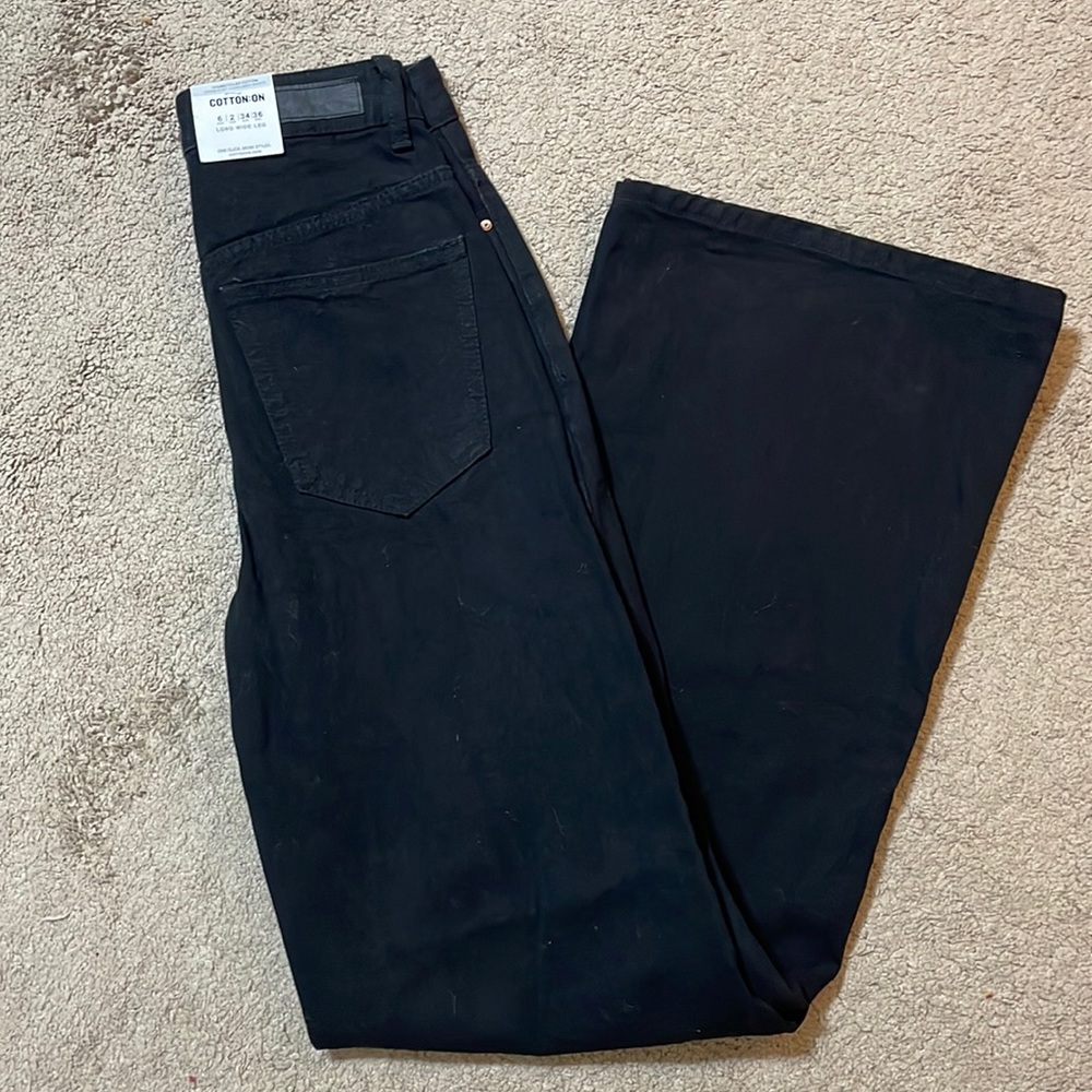 Wide Legged Jeans
